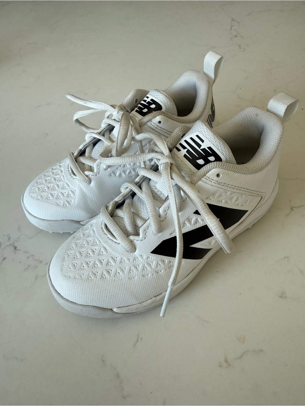 New Balance Kids Fuelcell 4040 turf baseball White and Black Low-Top Sneakers